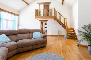Large converted barn in peaceful, rural location